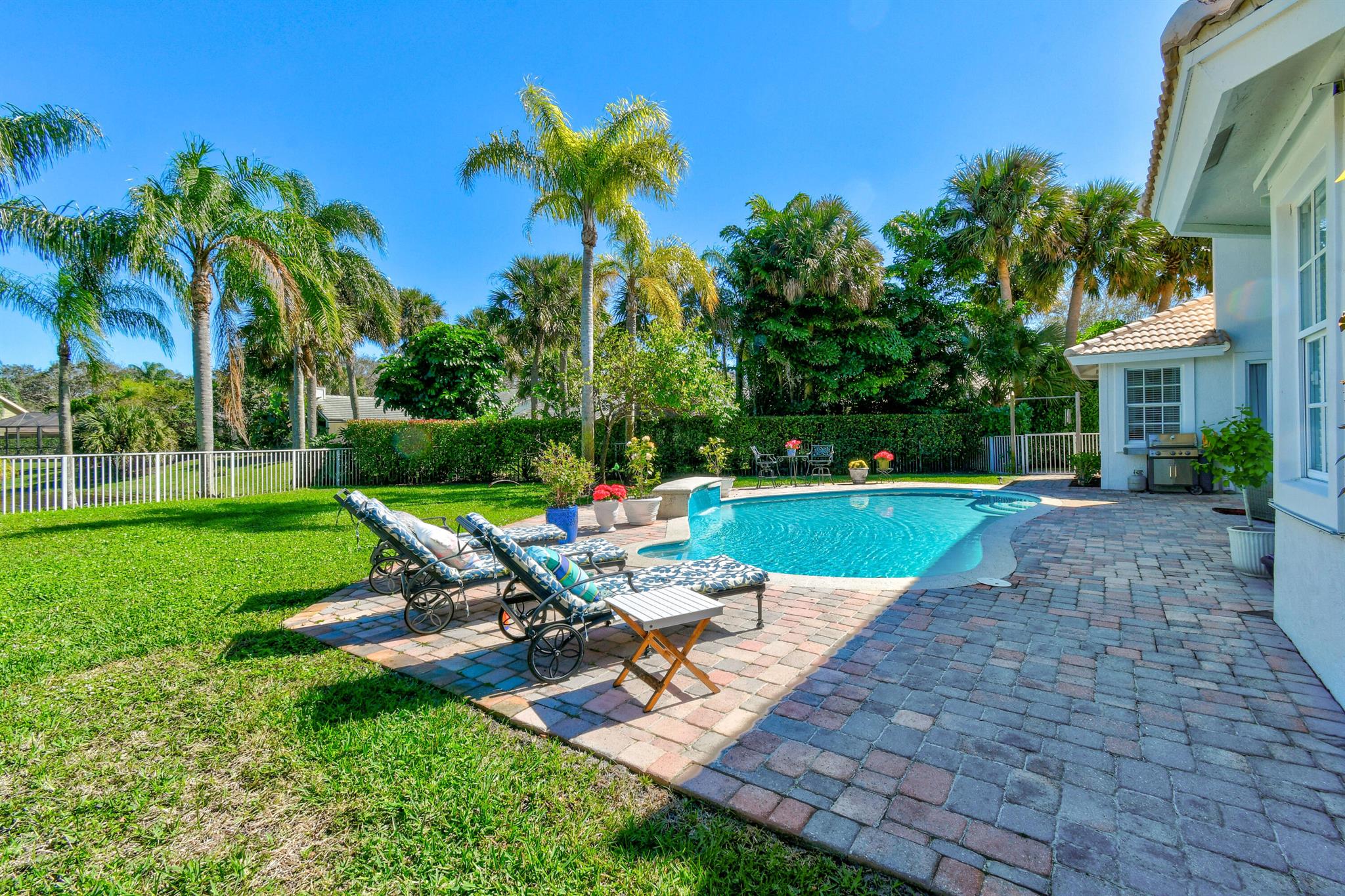 HERITAGE OAKS - Residential