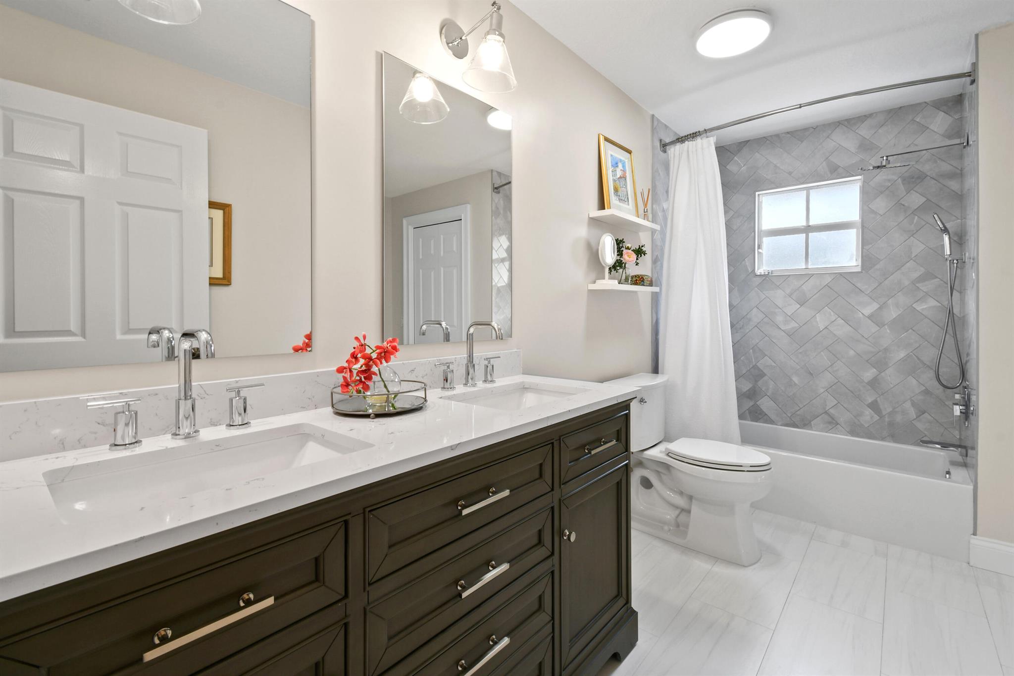 HERITAGE OAKS - Residential