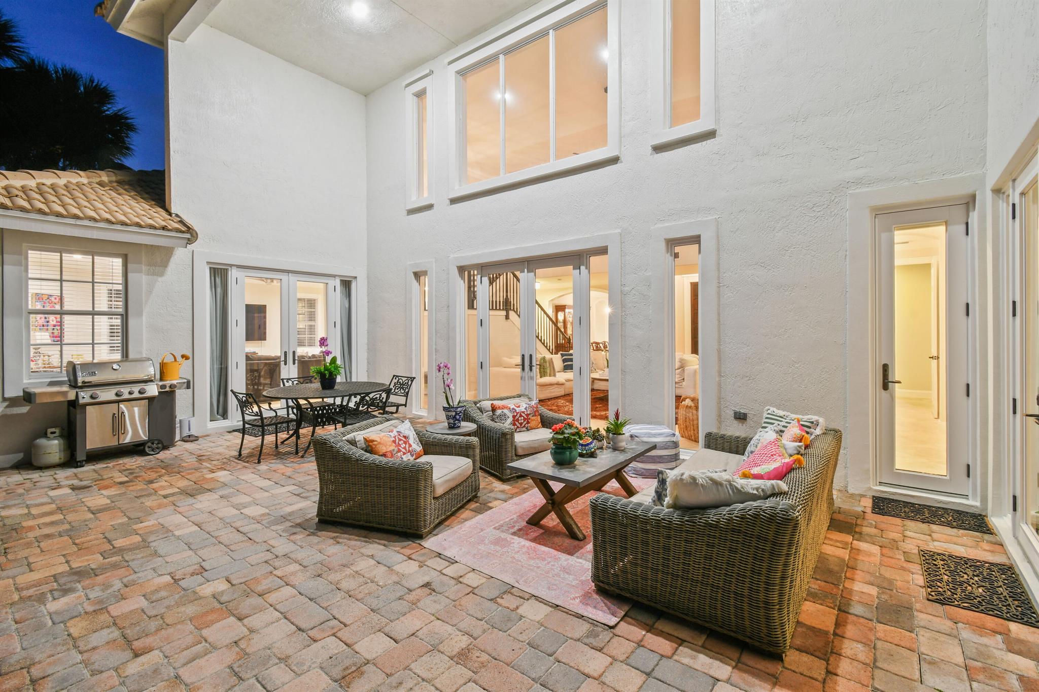 HERITAGE OAKS - Residential