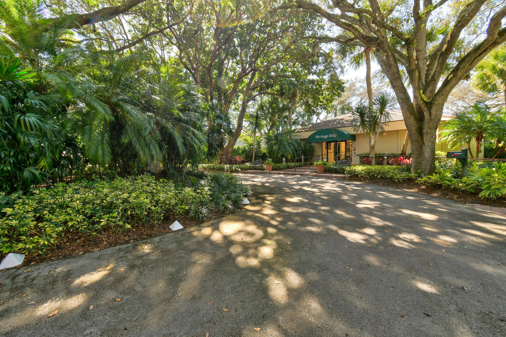 HERITAGE OAKS - Residential