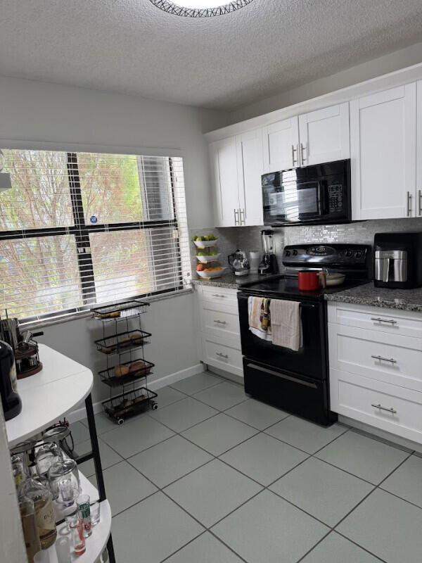 DEERWOOD TOWNHOMES - Residential