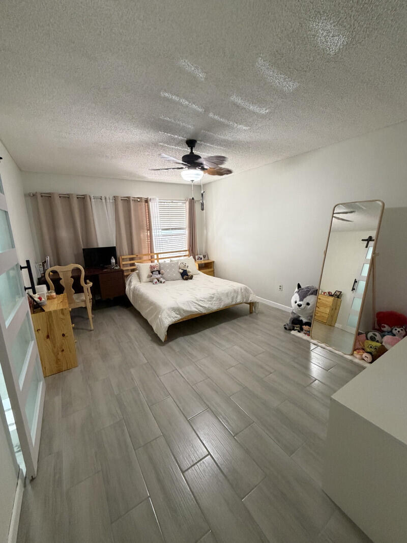 DEERWOOD TOWNHOMES - Residential