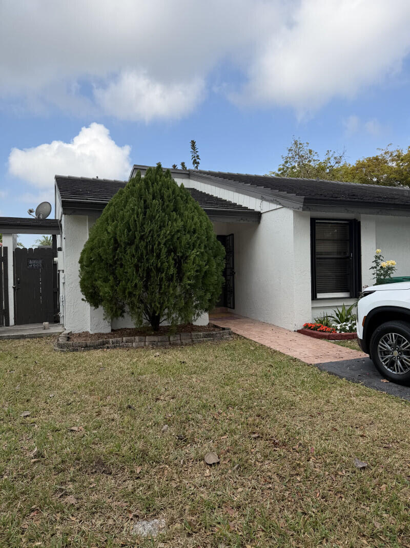 DEERWOOD TOWNHOMES - Residential