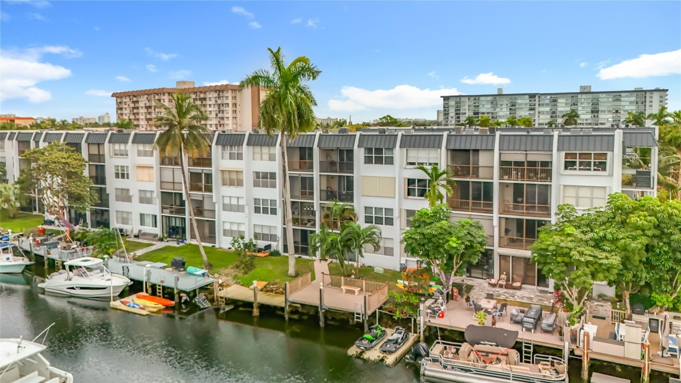 Island Club - Residential