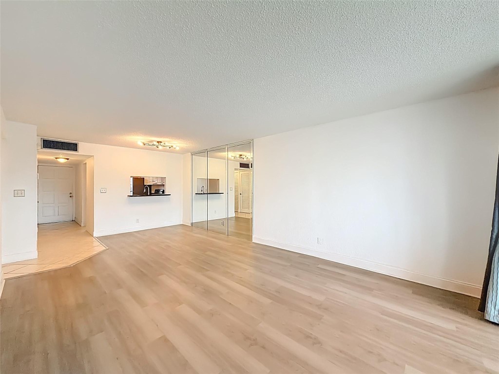 Island Club - Residential