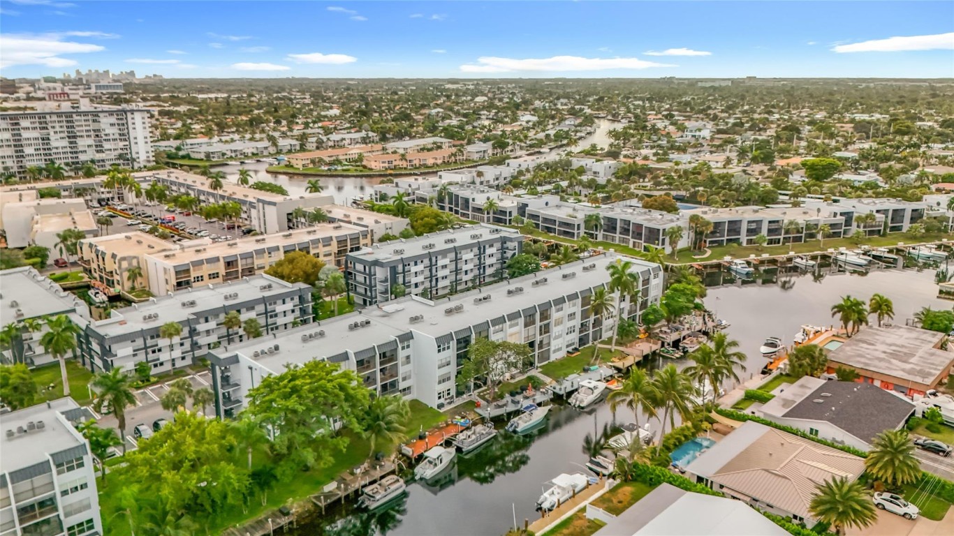 Island Club - Residential