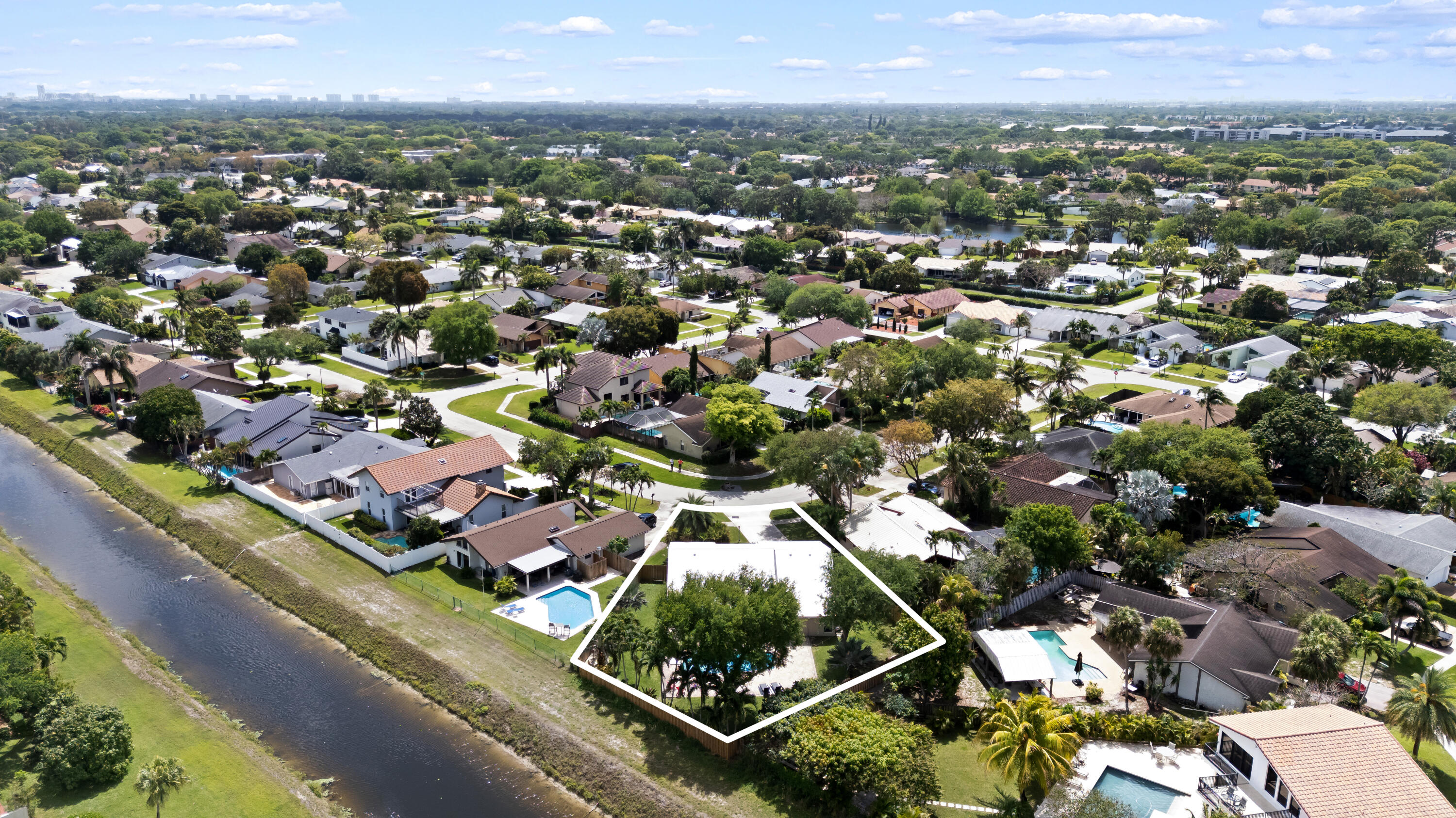 AMBERWOODS OF BOCA 1ST ADD - Residential