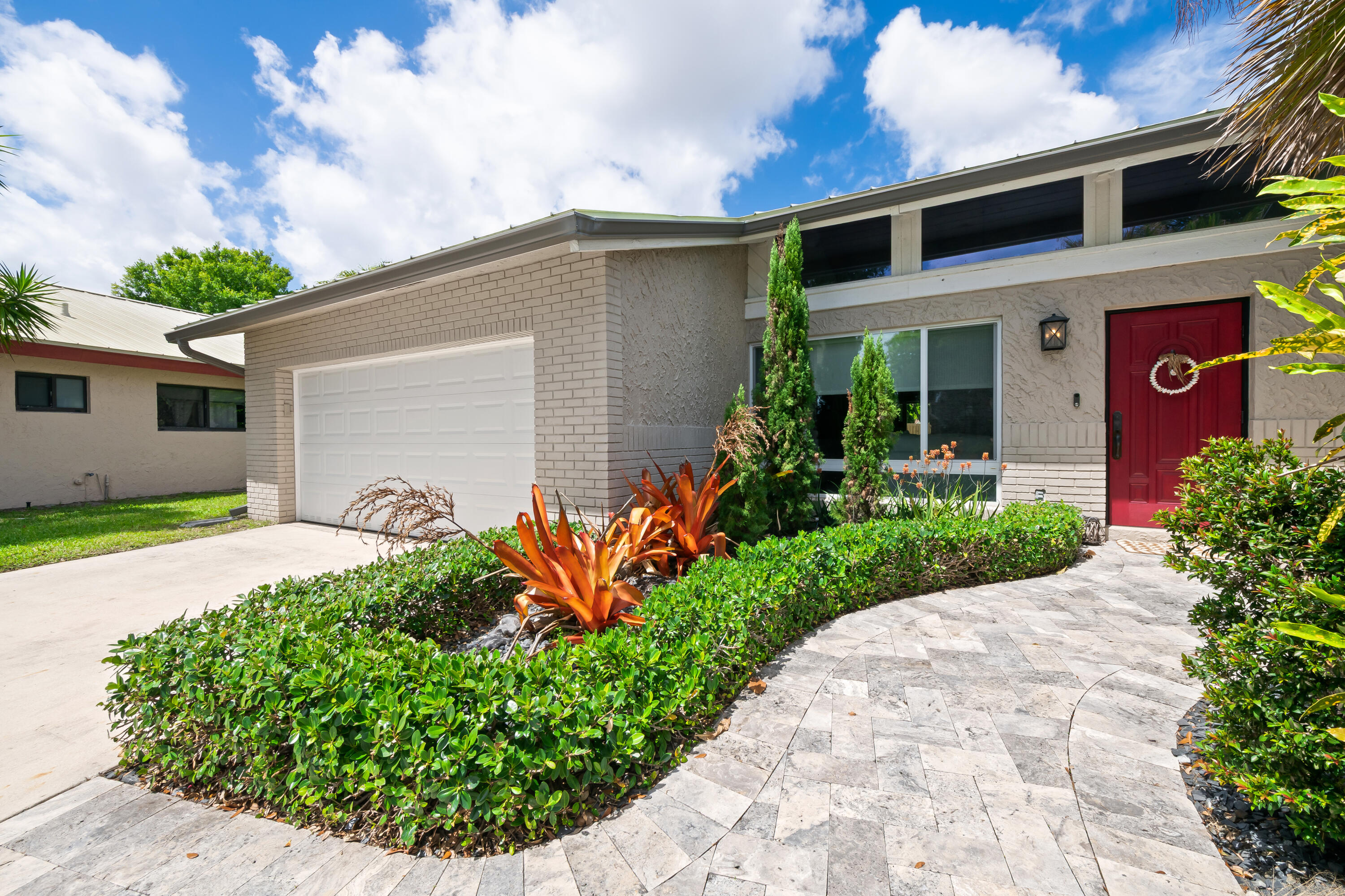 AMBERWOODS OF BOCA 1ST ADD - Residential