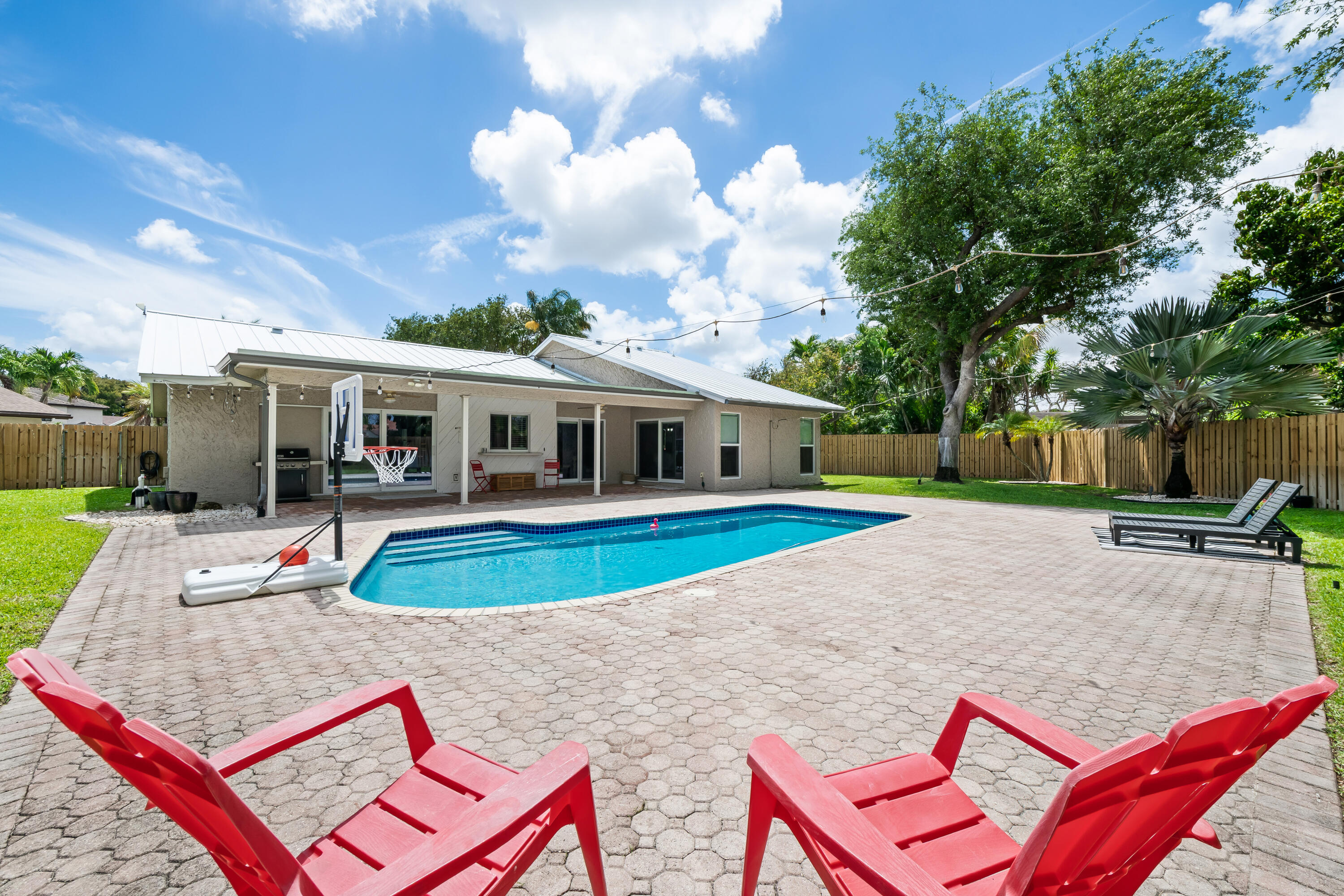 AMBERWOODS OF BOCA 1ST ADD - Residential