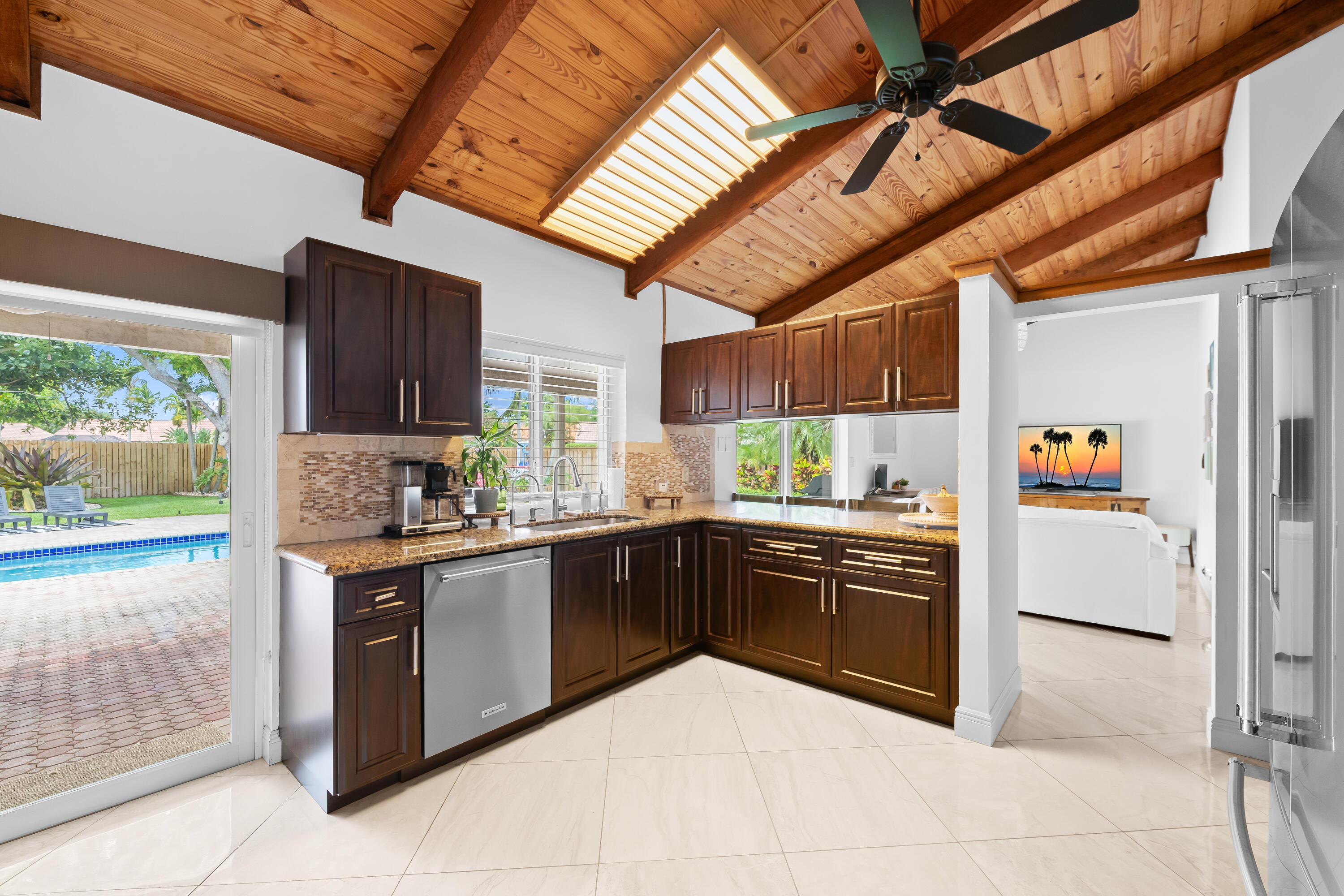 AMBERWOODS OF BOCA 1ST ADD - Residential