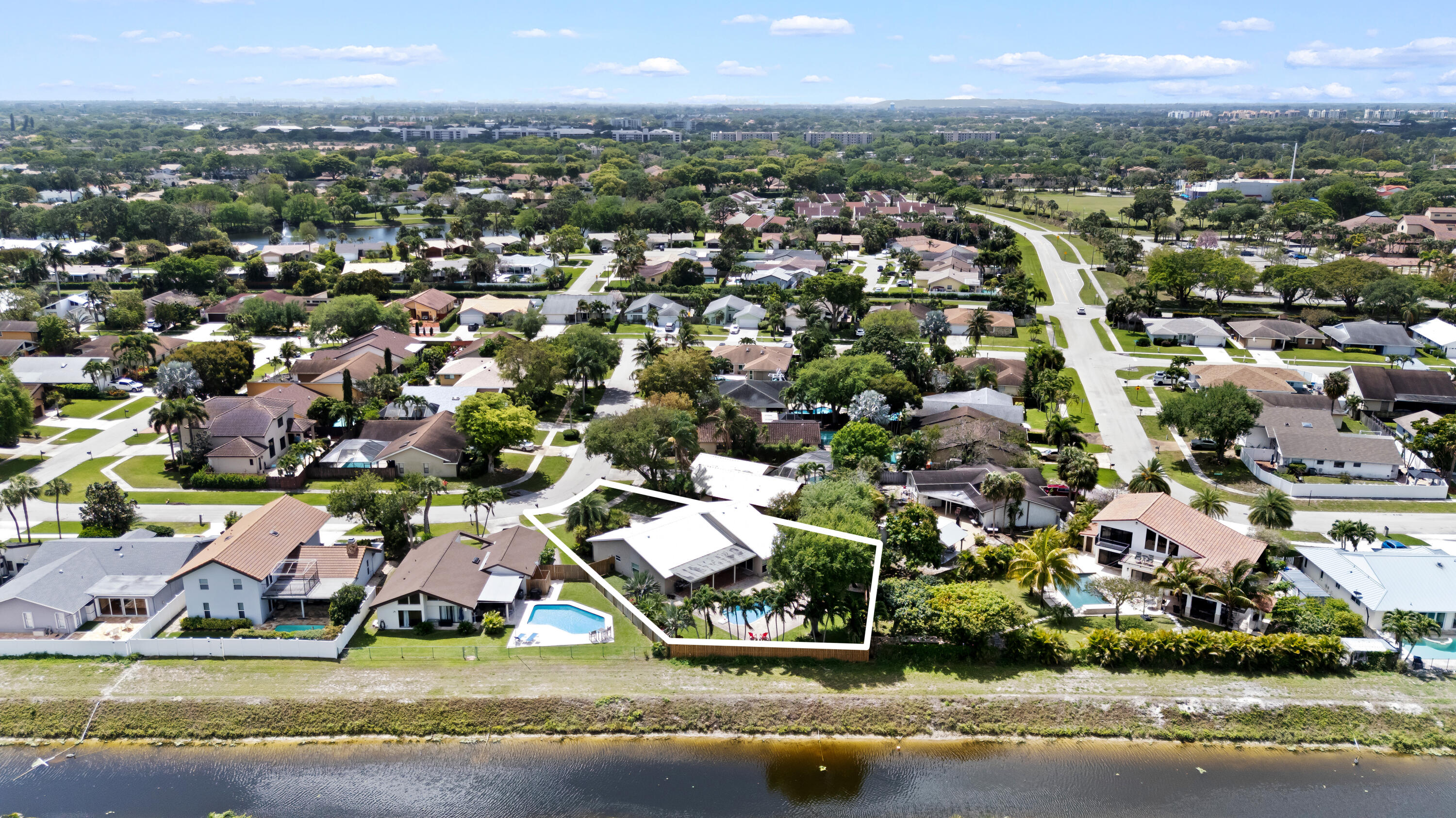 AMBERWOODS OF BOCA 1ST ADD - Residential