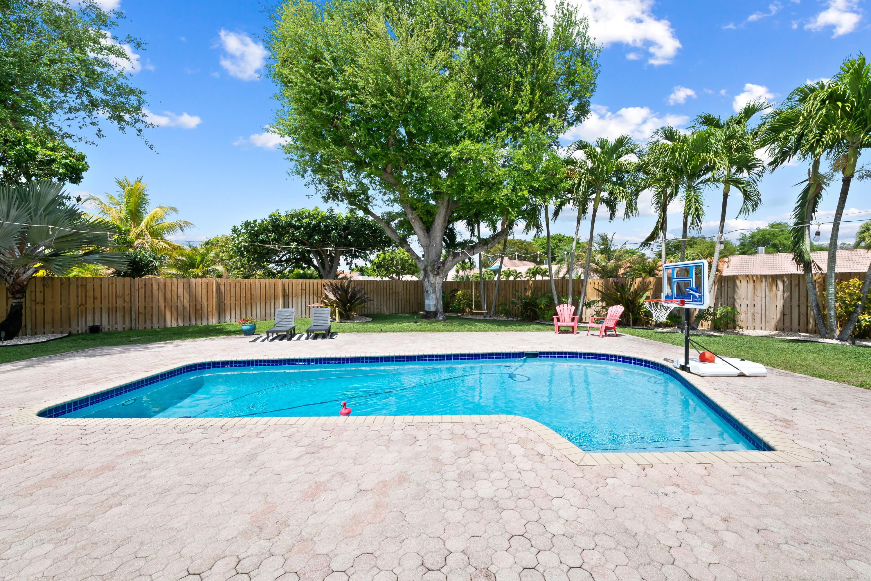 AMBERWOODS OF BOCA 1ST ADD - Residential