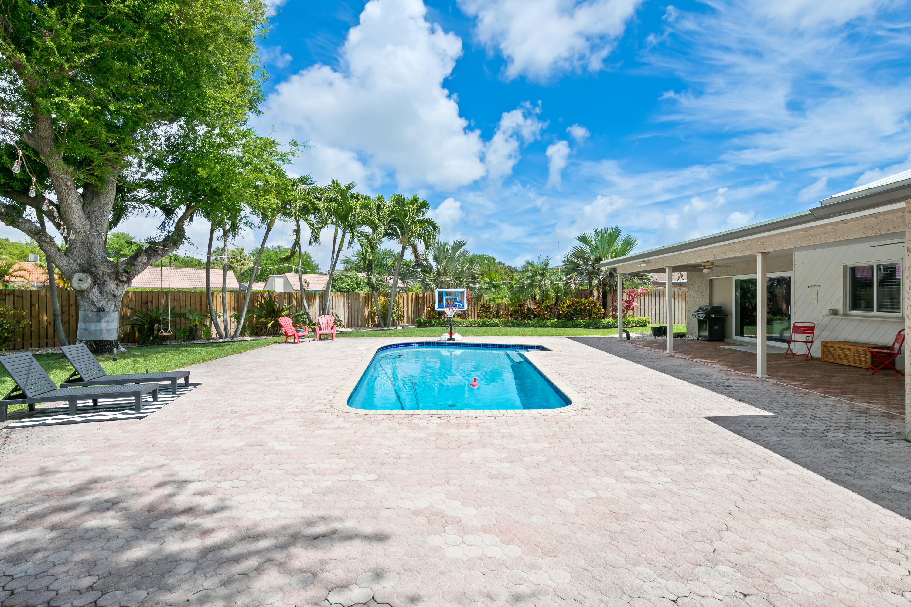 AMBERWOODS OF BOCA 1ST ADD - Residential