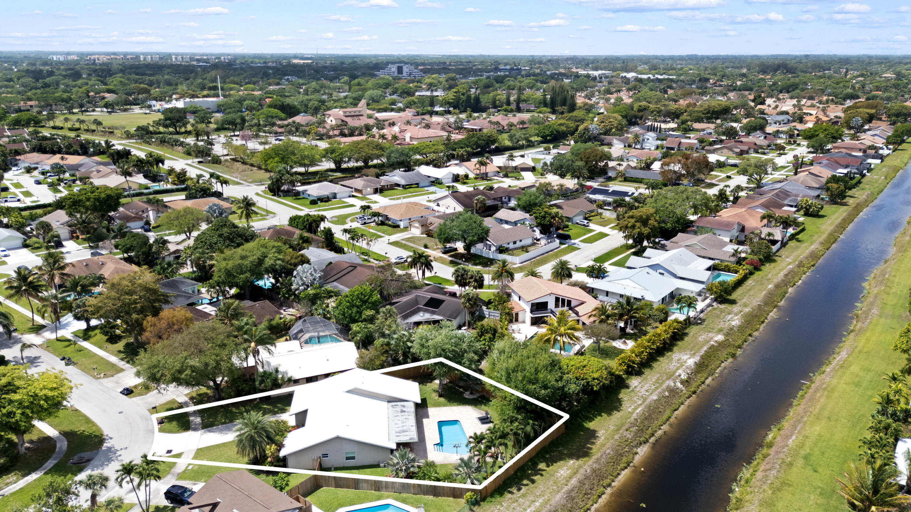 AMBERWOODS OF BOCA 1ST ADD - Residential