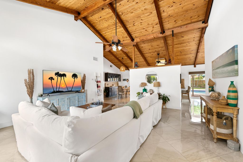 Photo of 21521 E Hollandaire Dr Drive E, Boca Raton, FL 33433 (MLS # B26010697)