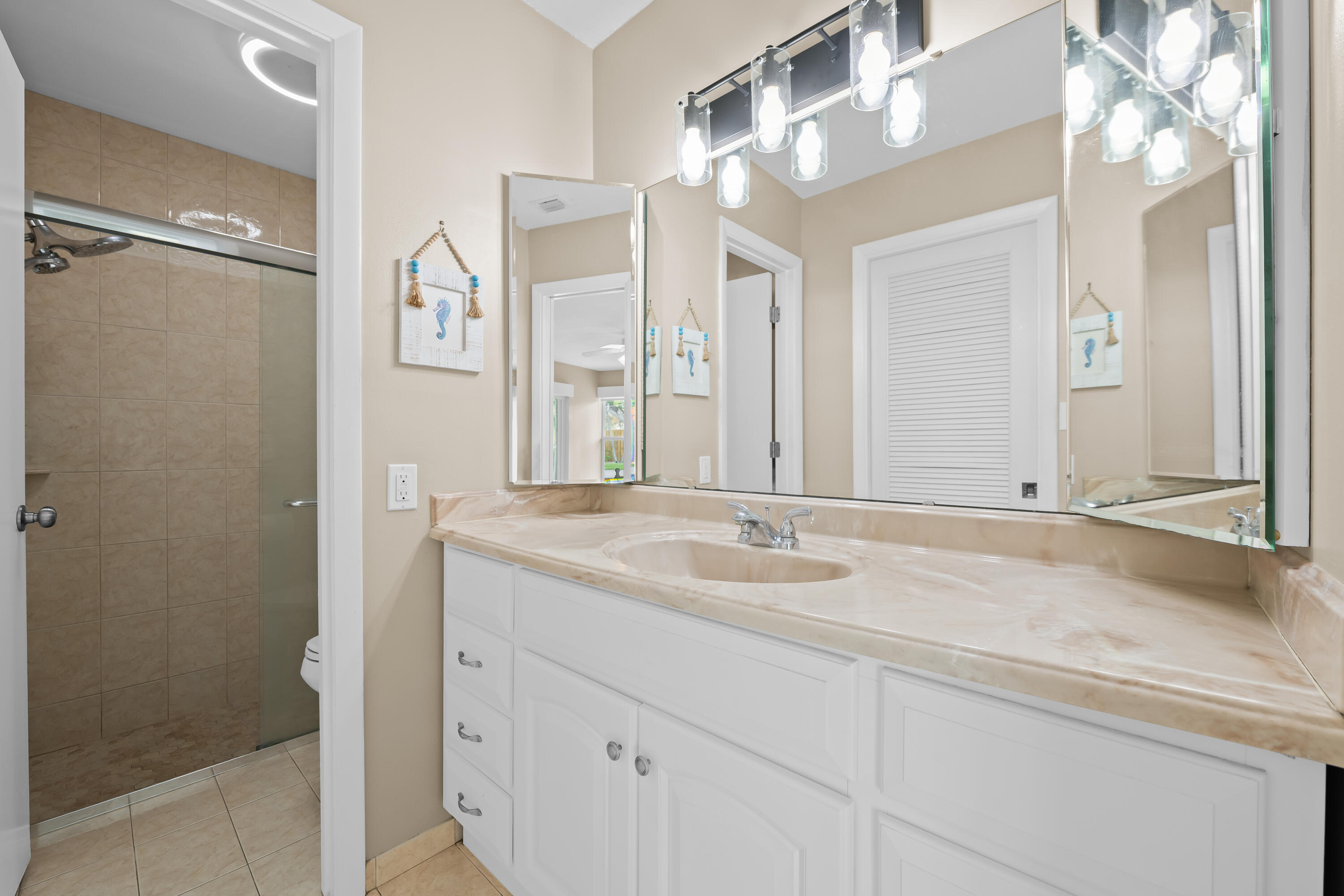 AMBERWOODS OF BOCA 1ST ADD - Residential