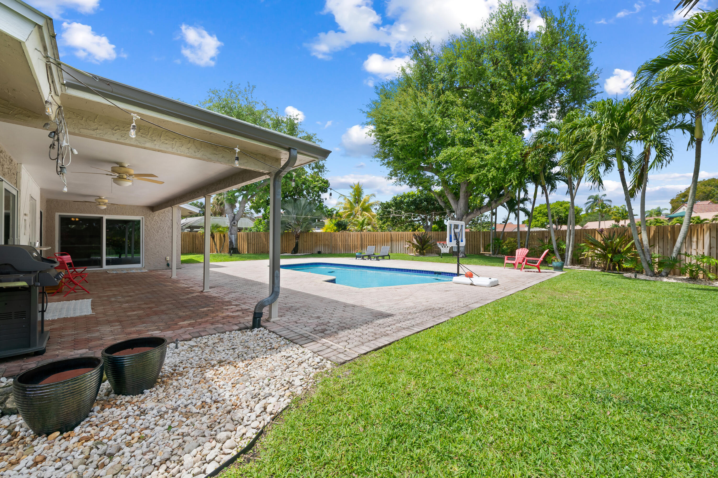 AMBERWOODS OF BOCA 1ST ADD - Residential