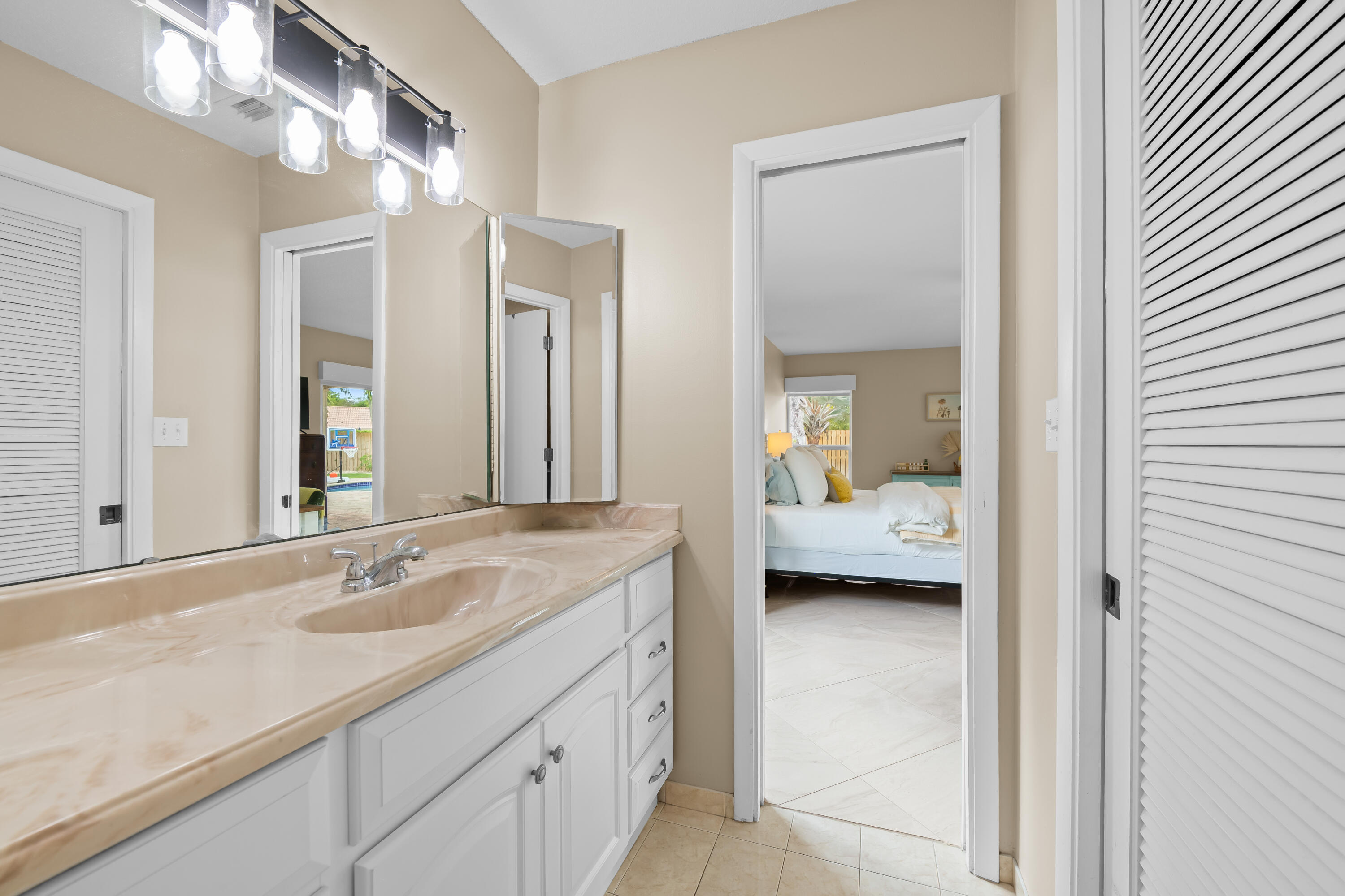 AMBERWOODS OF BOCA 1ST ADD - Residential