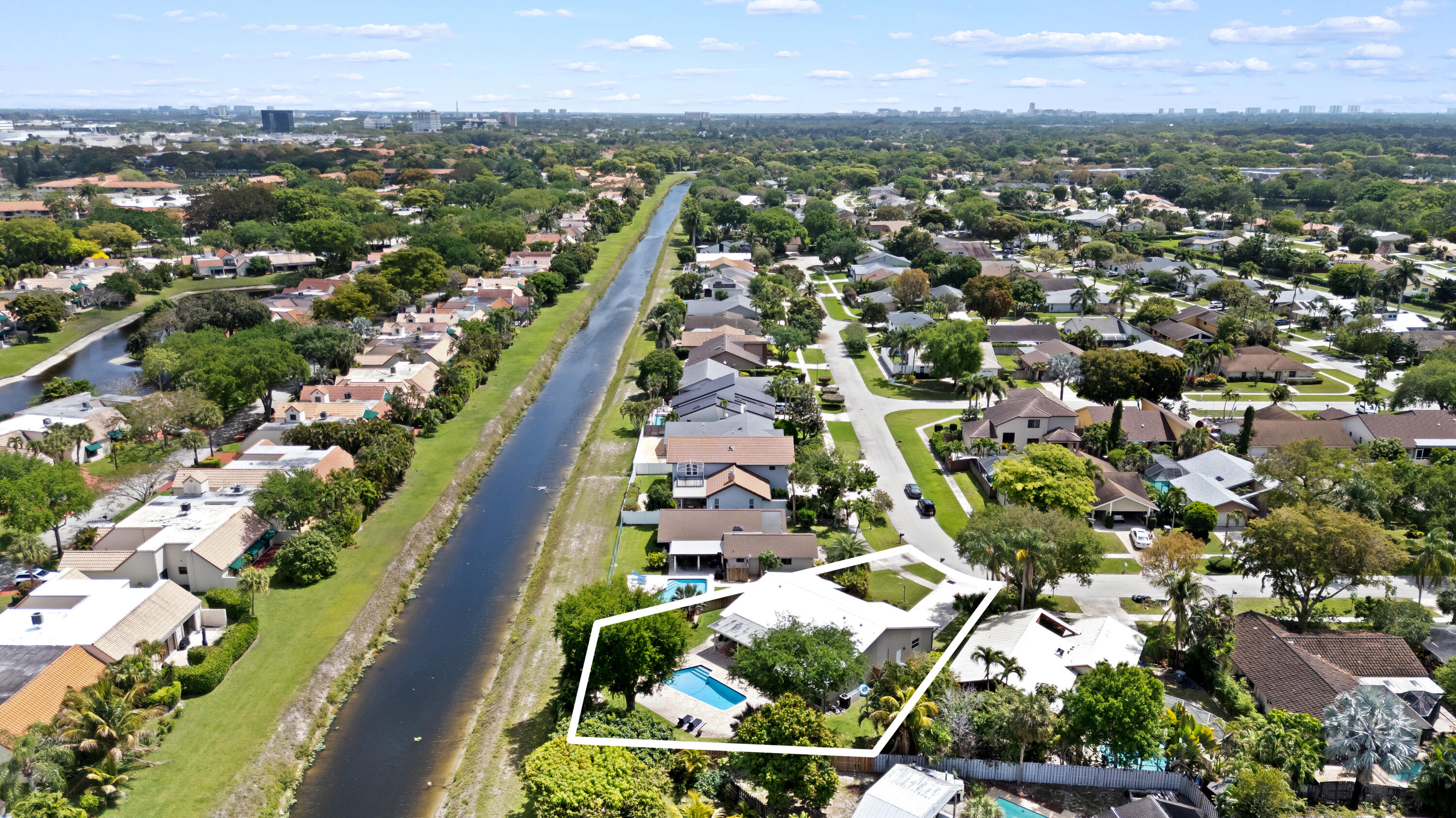 AMBERWOODS OF BOCA 1ST ADD - Residential