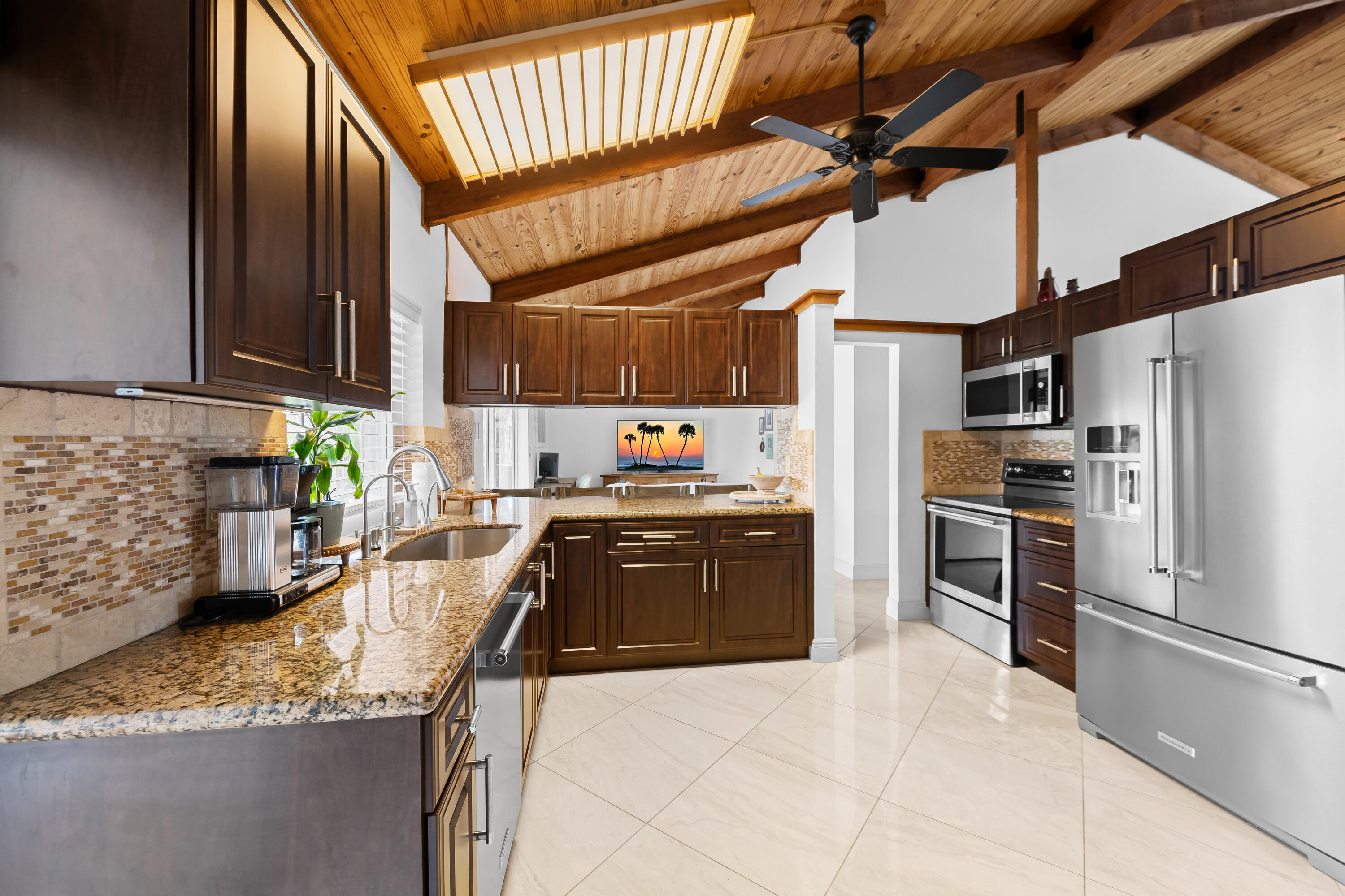 AMBERWOODS OF BOCA 1ST ADD - Residential