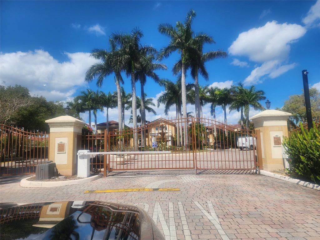 Photo of 317 Villa Circle #317, Boynton Beach, FL 33435 (MLS # F10424088)