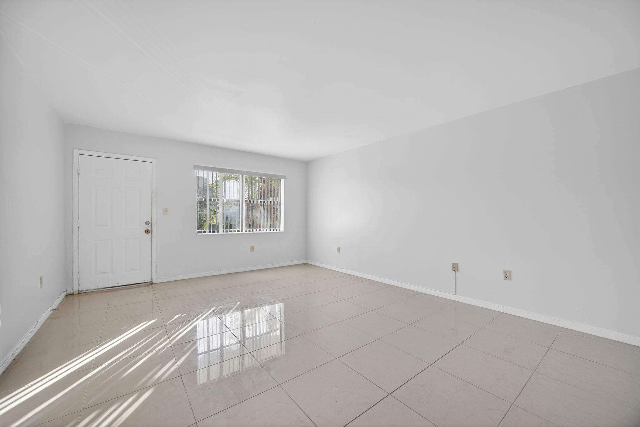 CUTLER CREEK VILLAGE COND - Residential