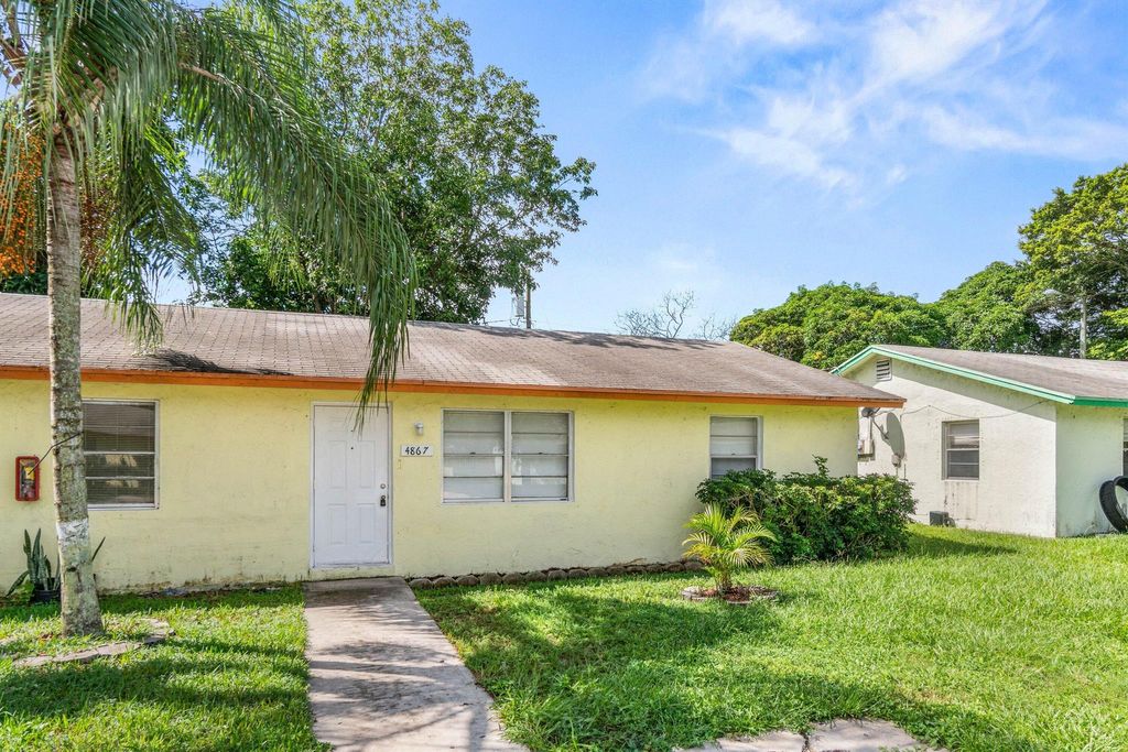 Photo of 4867 Gulfstream Road, Lake Worth, FL 33461 (MLS # R11124592)