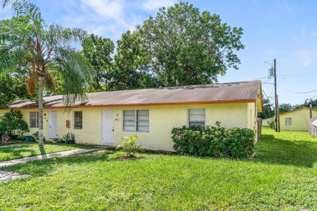 Photo of 4867 Gulfstream Road, Lake Worth, FL 33461 (MLS # R11124592)