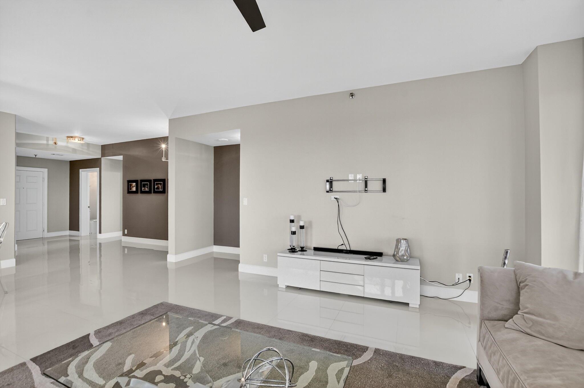 REGENCY AT BOCA POINTE - Residential Lease