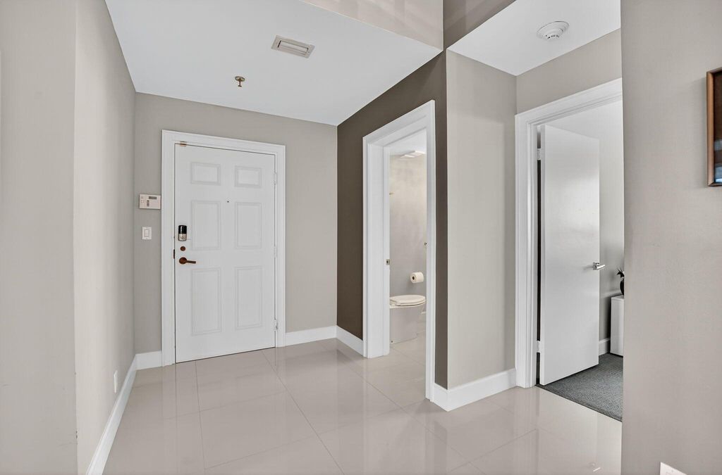 Photo of 7578 Regency Lake Drive #801, Boca Raton, FL 33433 (MLS # R11134233)