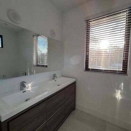 OAKS PLACE - Residential