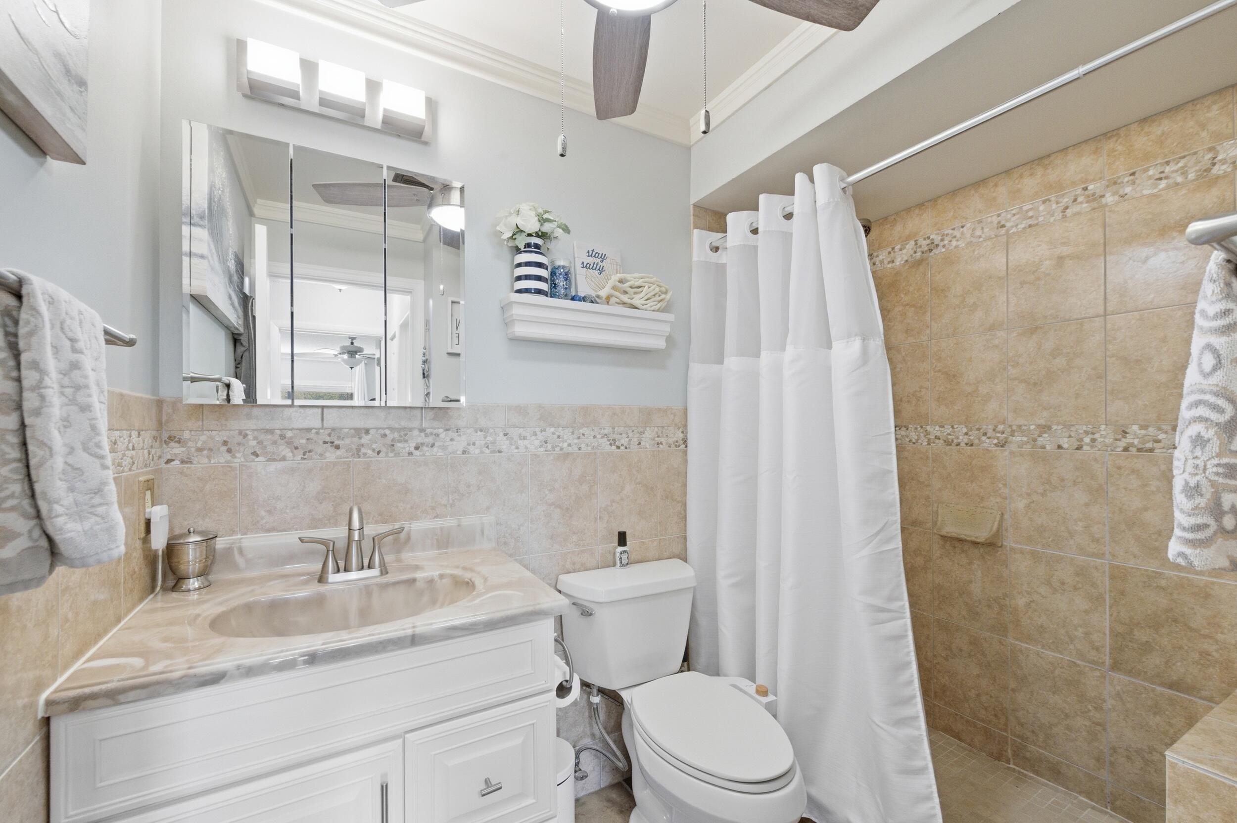 LA PINATA CONDO - Residential