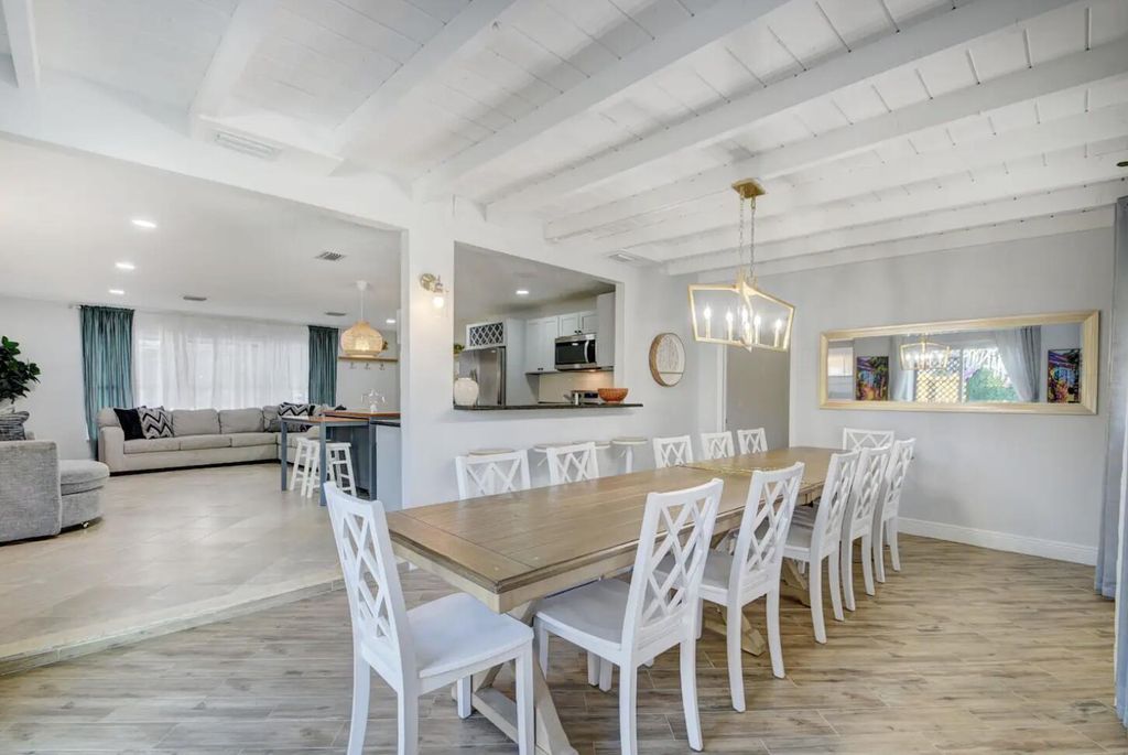 Photo of 320 Riverdale Road, Palm Springs, FL 33461 (MLS # R10976107)