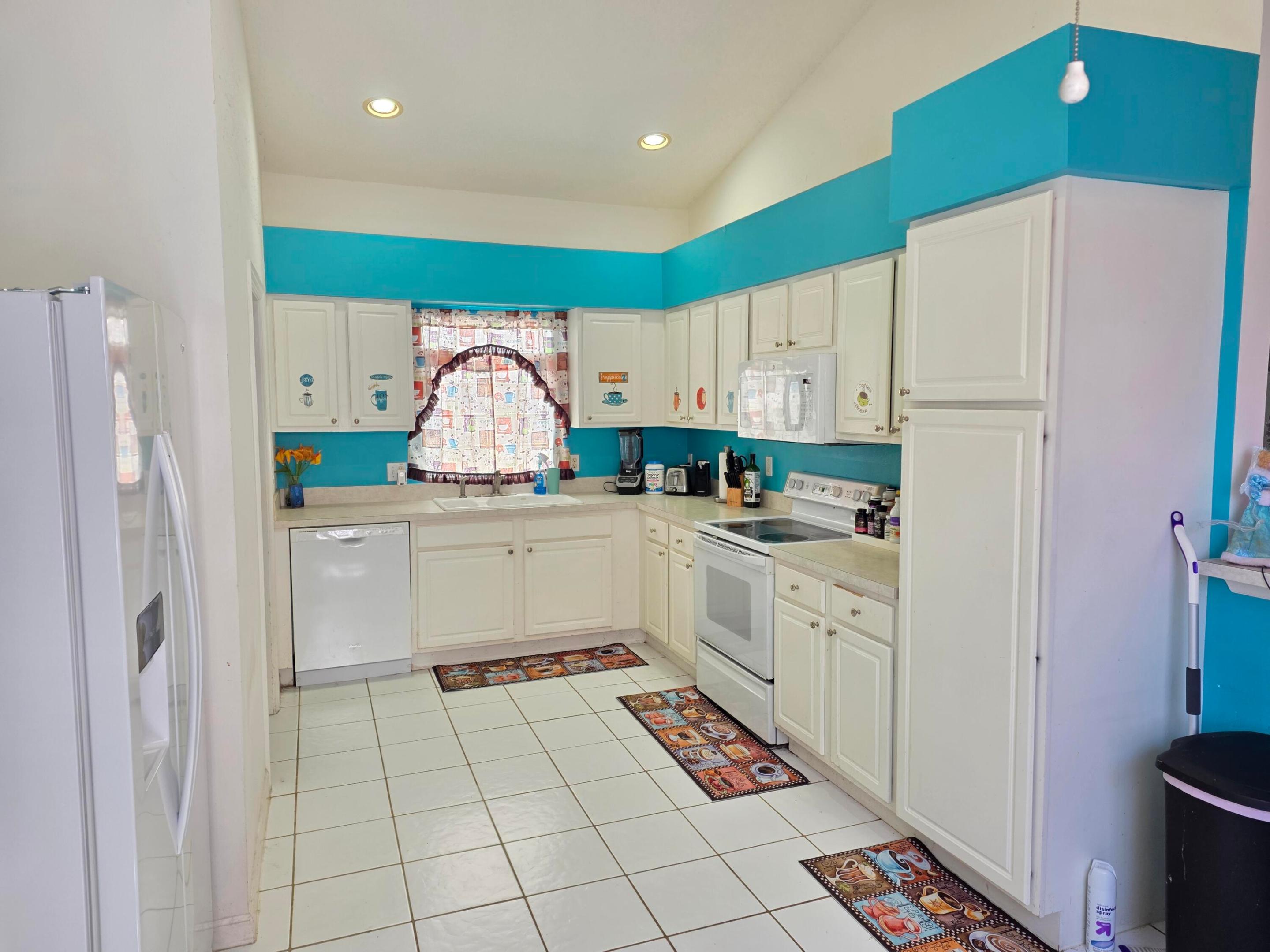 SARATOGA AT ROYAL PALM 1 - Residential