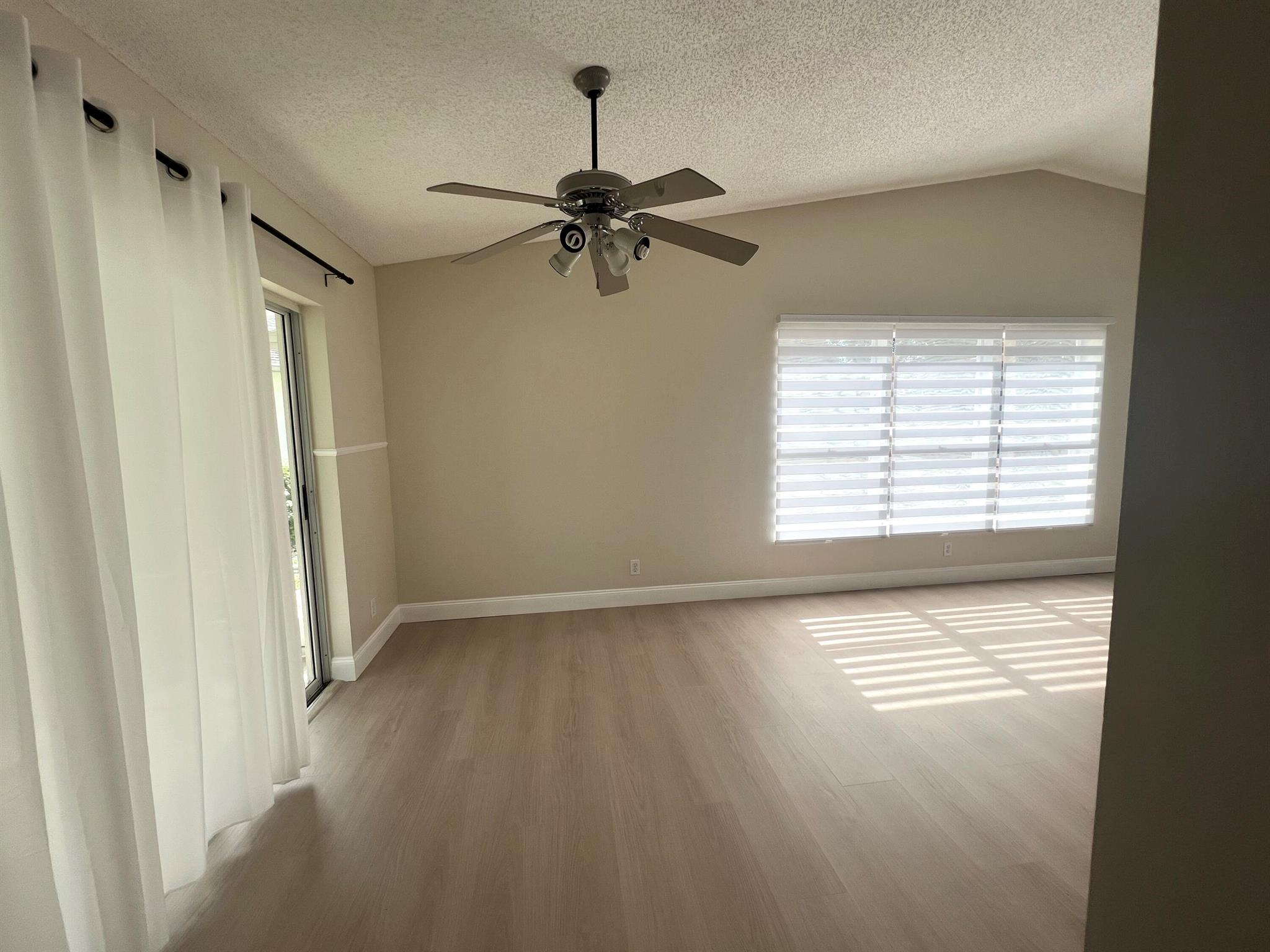 PALM CLUB - Residential