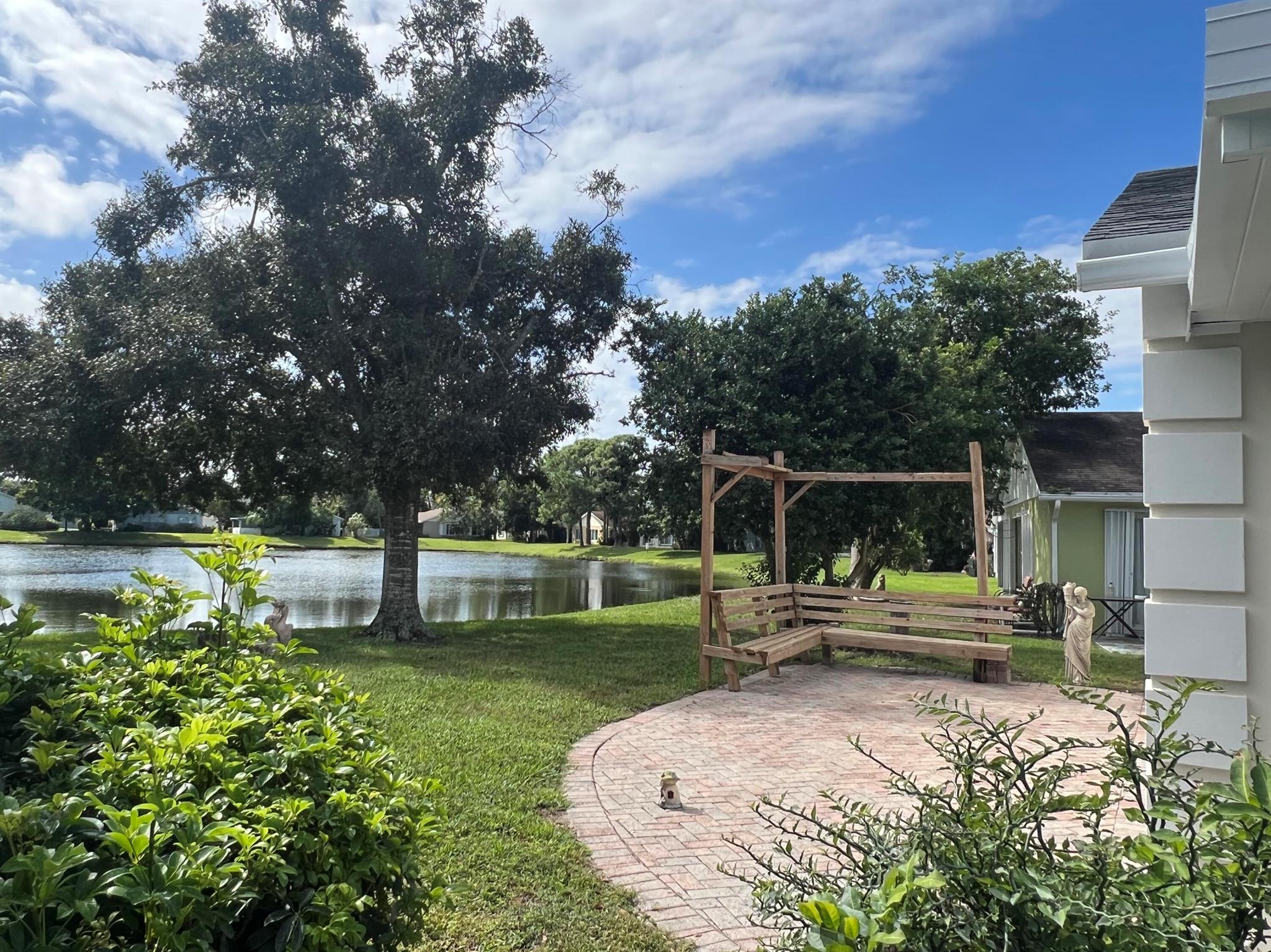 PALM CLUB - Residential