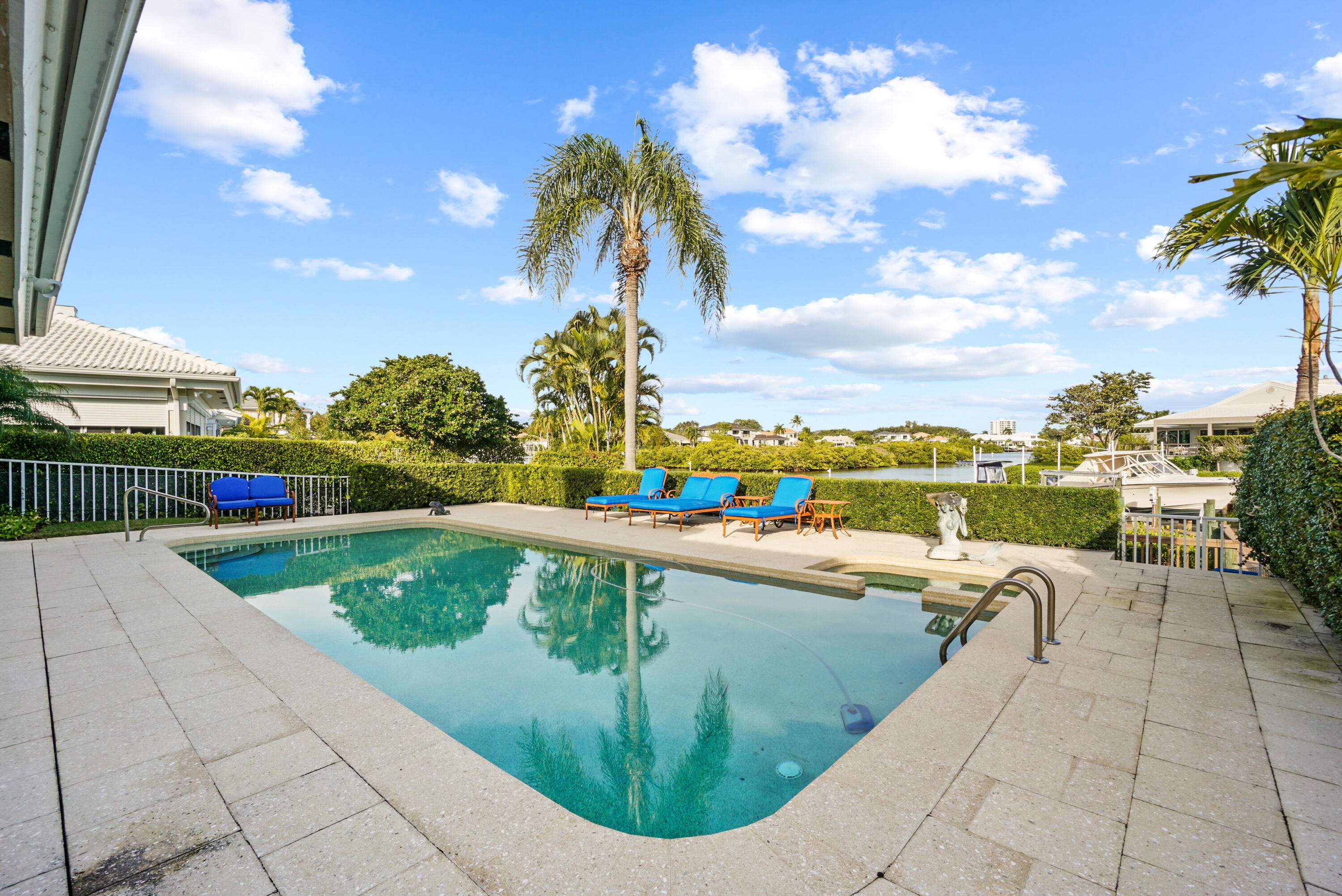 Admirals Cove - Residential