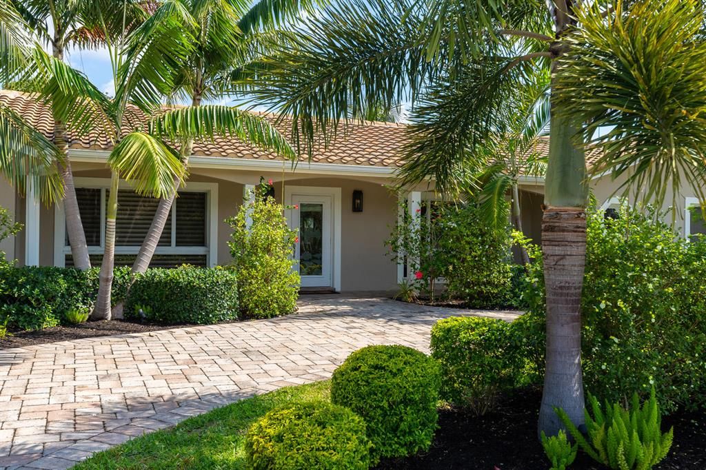 Photo of 2021 NE 28th Street, Lighthouse Point, FL 33064 (MLS # R10714867)