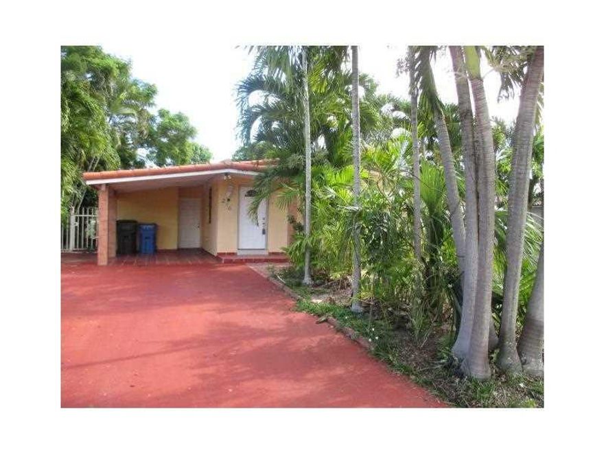 Welcome to Patterson Park! Spacious 3B/2B home on beautifully maintained street. Huge fenced area with fruit trees. Great outdoor entertaining area. Interior boasts open floor plan. Great family oriented area located near schools, major roads, shopping an d restaurants.  Information believed to be accurate but not warranted.