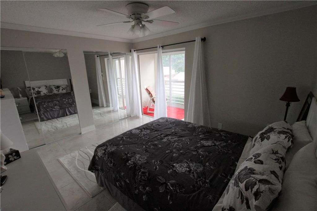 SUNRISE LAKES - Residential