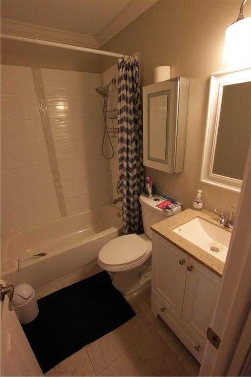 SUNRISE LAKES - Residential