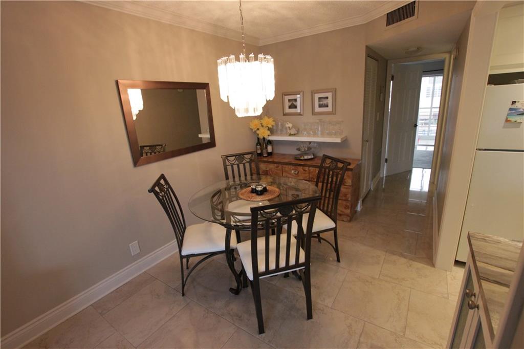 SUNRISE LAKES - Residential