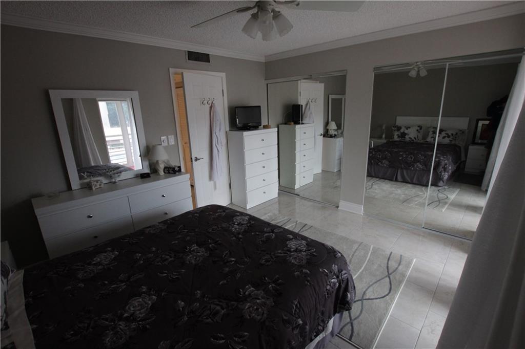 SUNRISE LAKES - Residential