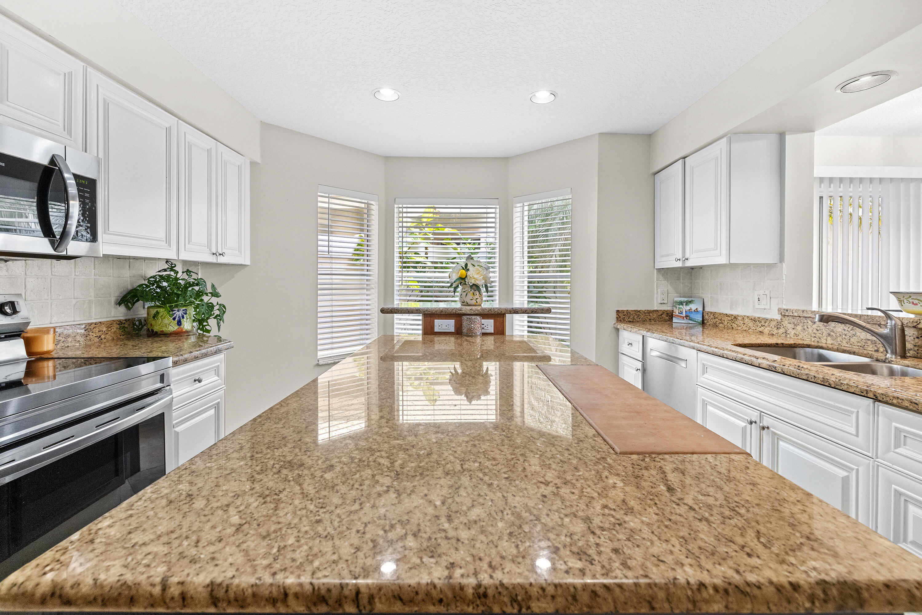 CANTERBURY AT PGA NATIONAL - Residential