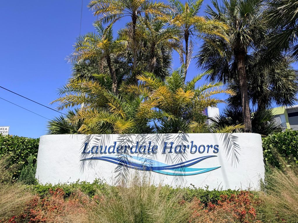 Photo of 1015 SE 15th Street #6d, Fort Lauderdale, FL 33316 (MLS # F10539992)