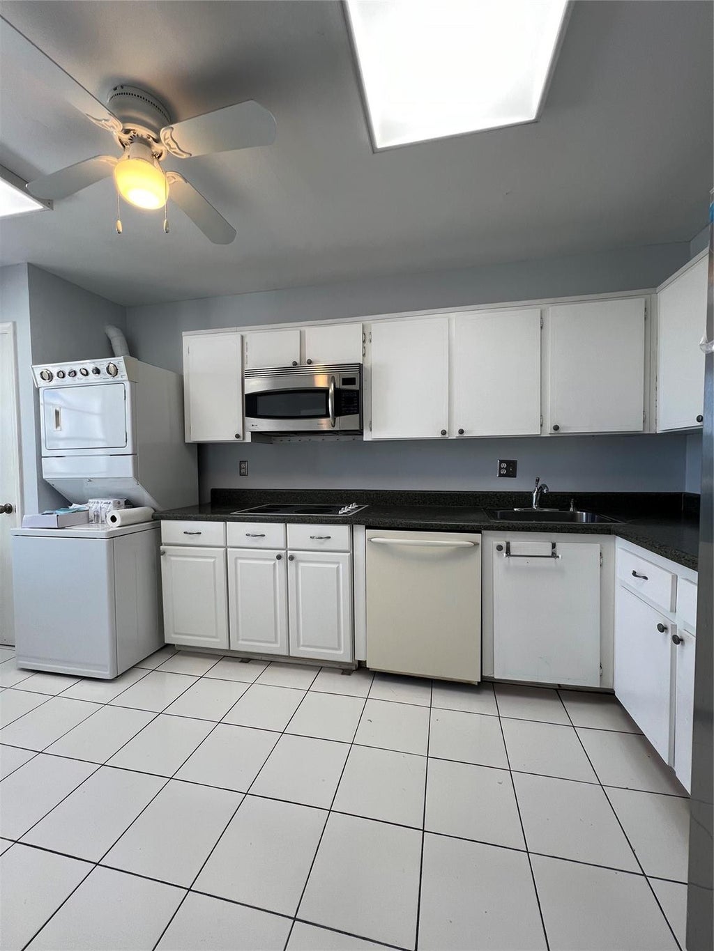 Photo of 3100 NE 48th Street #805, Fort Lauderdale, FL 33308 (MLS # B26083006)