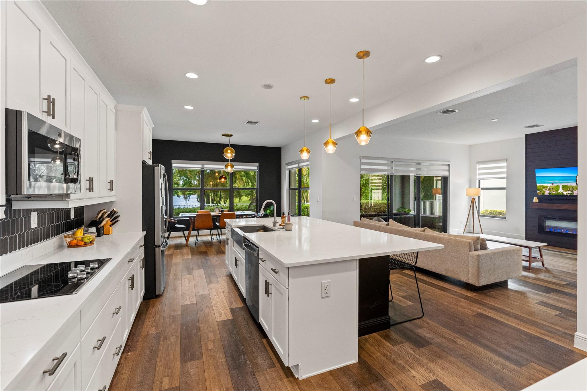 Coral Lago 182-31 B - Residential