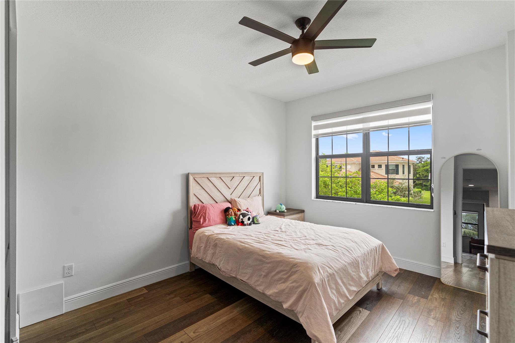Coral Lago 182-31 B - Residential