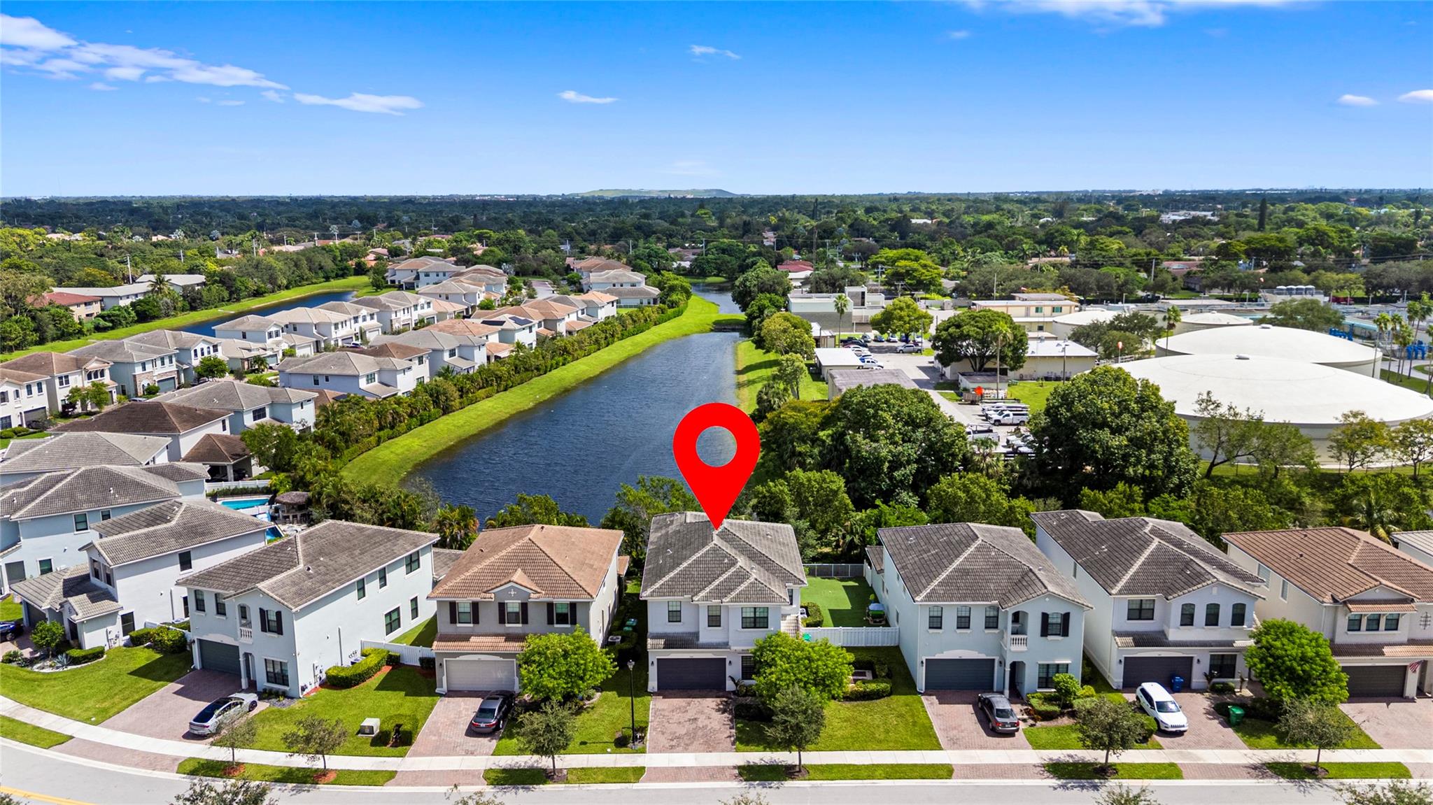 Coral Lago 182-31 B - Residential
