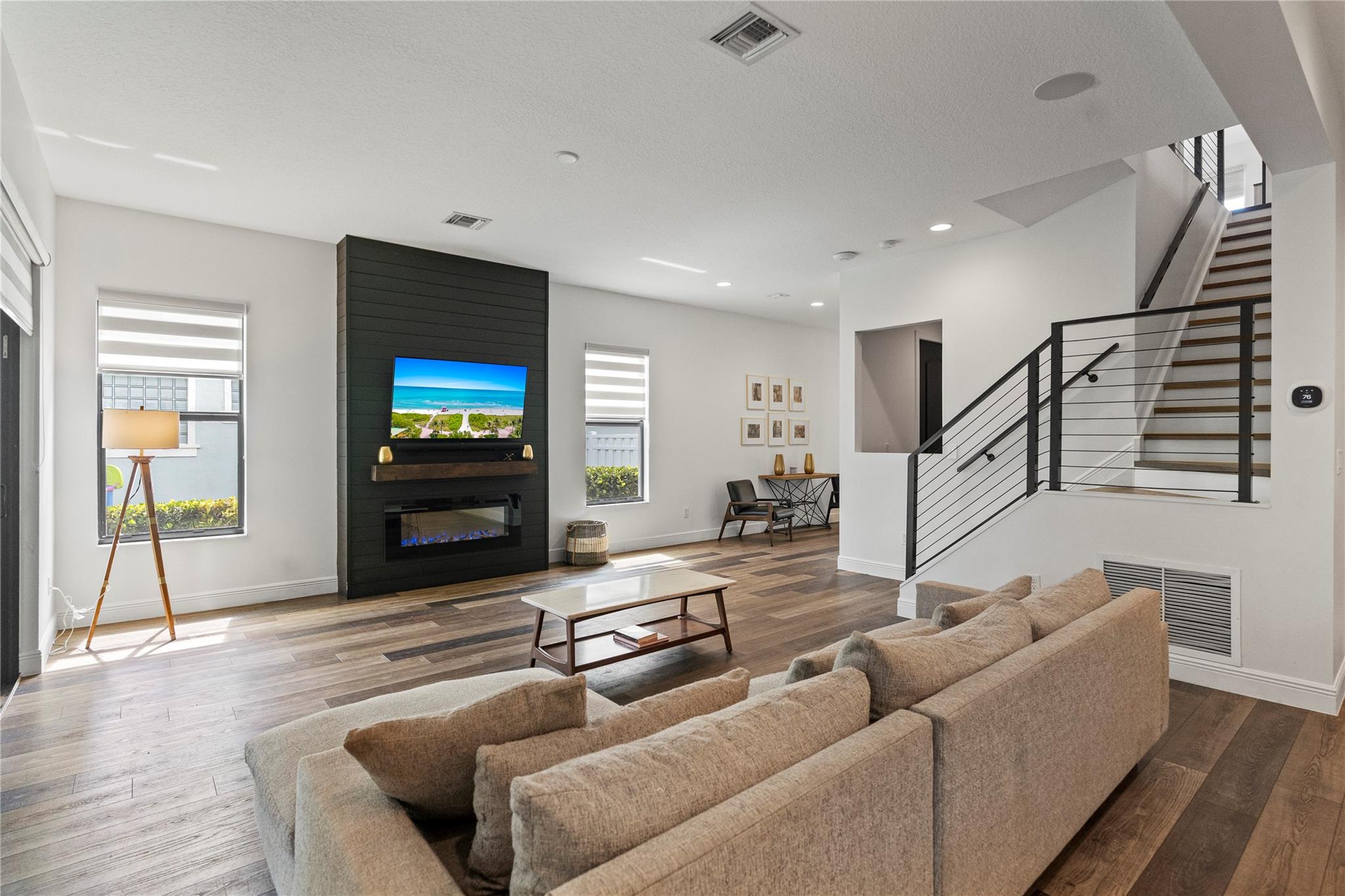 Coral Lago 182-31 B - Residential